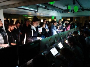 Könnt sein, dass das für Außenstehende etwas komisch wirkt - anderen beim Programmieren zuzusehen ...