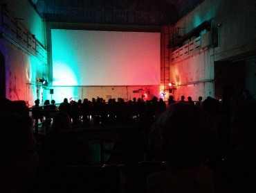 So hell war es nur zwischen den Stücken